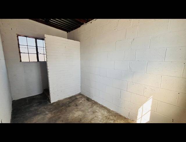 360M² WAREHOUSE TO LET IN ROODEPOORT CENTRAL